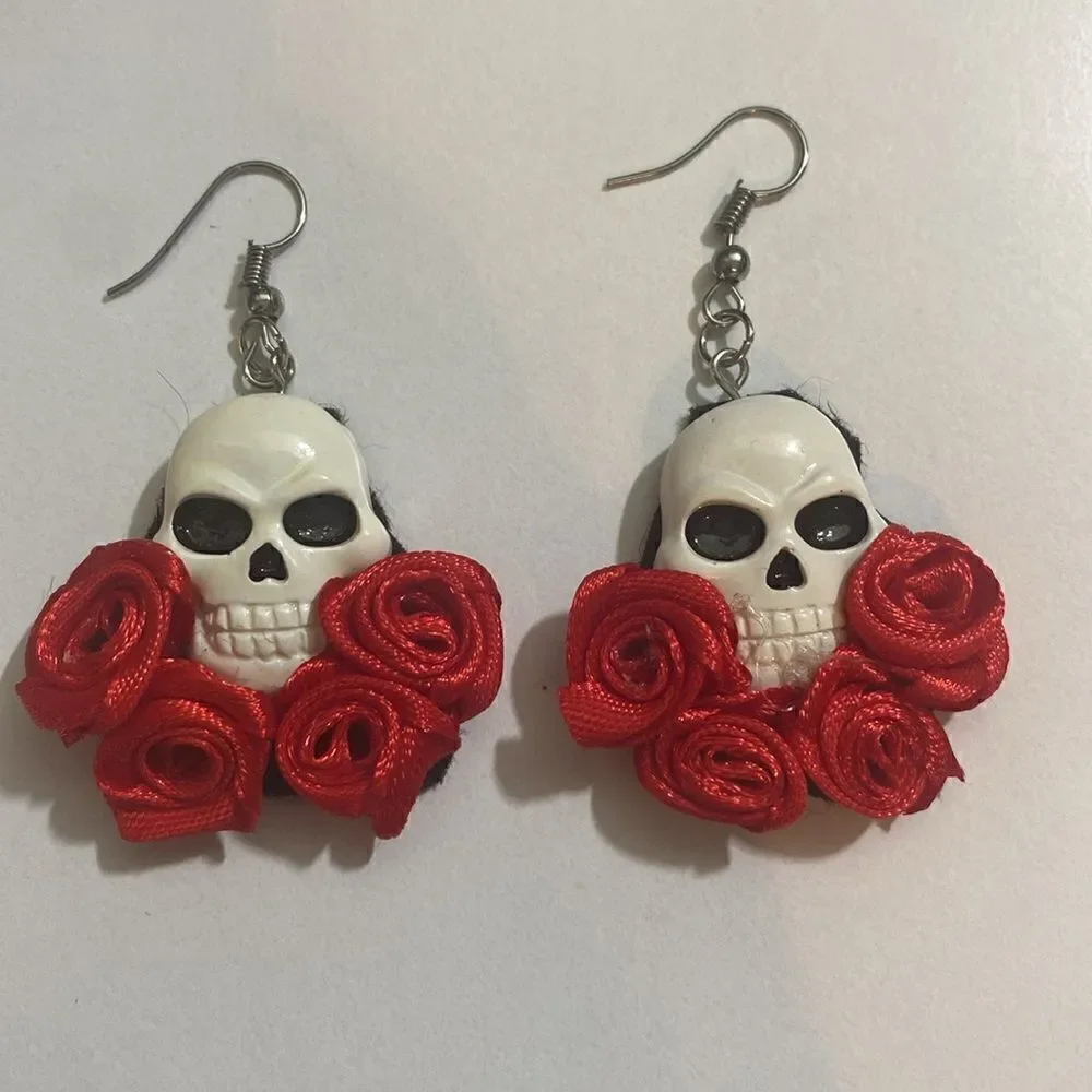 NWT Day of the Dead Drop Earrings White Skull on Red Rose Flowers